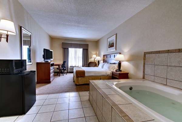 Suite - Baymont Inn & Suites Kirksville