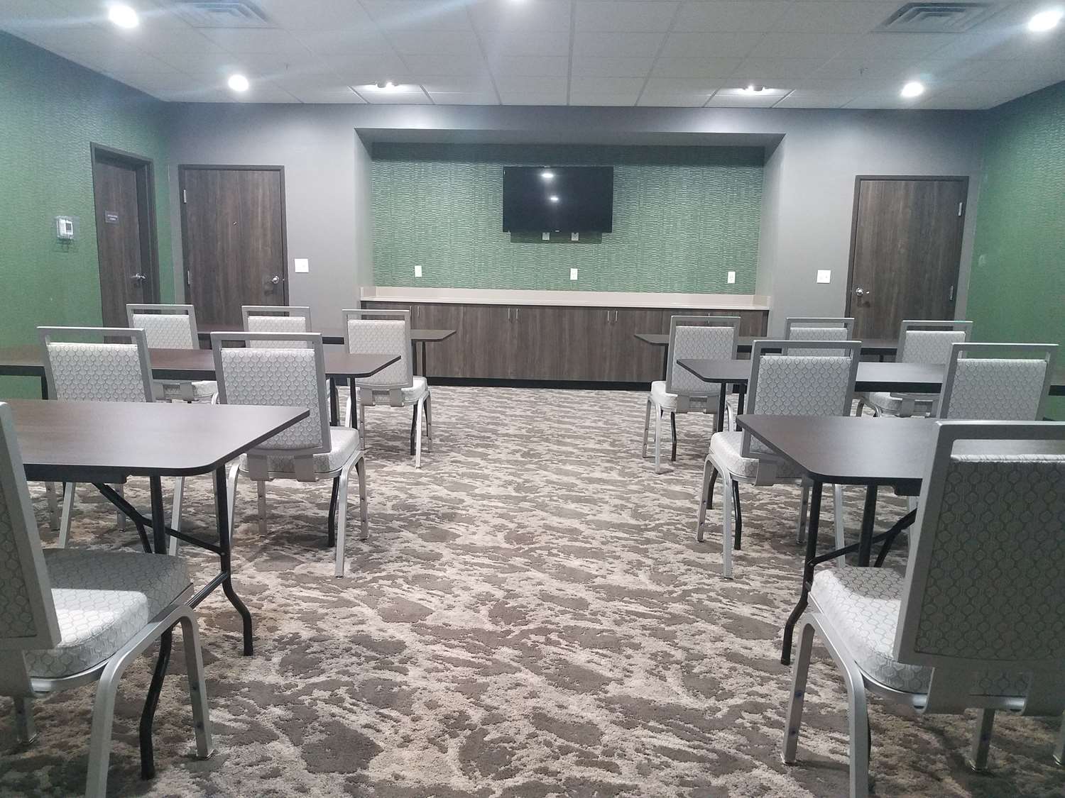 Best Western Plus Wayland Hotel, MI See Discounts