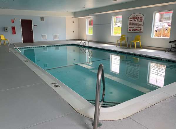 Pool - Best Western North Attleboro Hotel - I-295, Exit 2