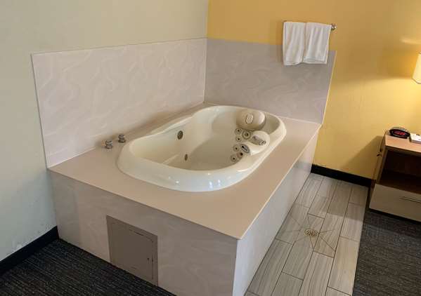 Suite - Best Western North Attleboro Hotel - I-295, Exit 2