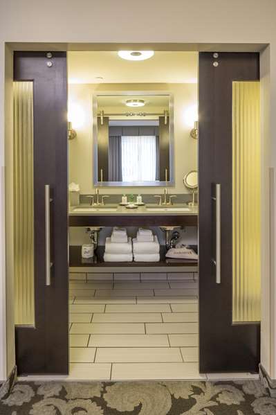  - Prairie Meadows Hotel Altoona - I-80, Exit 142