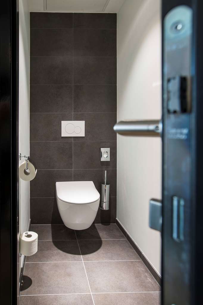 ARTE HOTEL SALZBURG-guestroom-Guest Room,Bathroom,On-Site.jpg