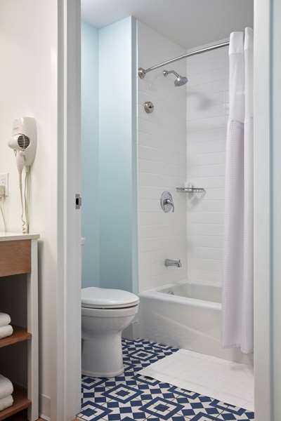  - Universal's Endless Summer Surfside Inn & Suites Orlando - I-4, Exit 75A & 75B