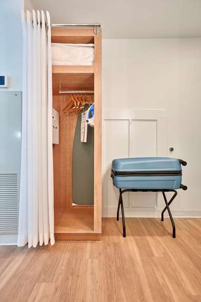  - Universal's Endless Summer Surfside Inn & Suites Orlando - I-4, Exit 75A & 75B