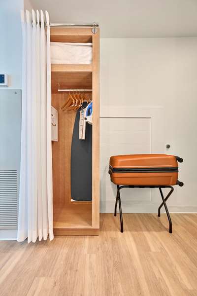  - Universal Dockside Inn & Suites Orlando - I-4, Exits 75A & 75B