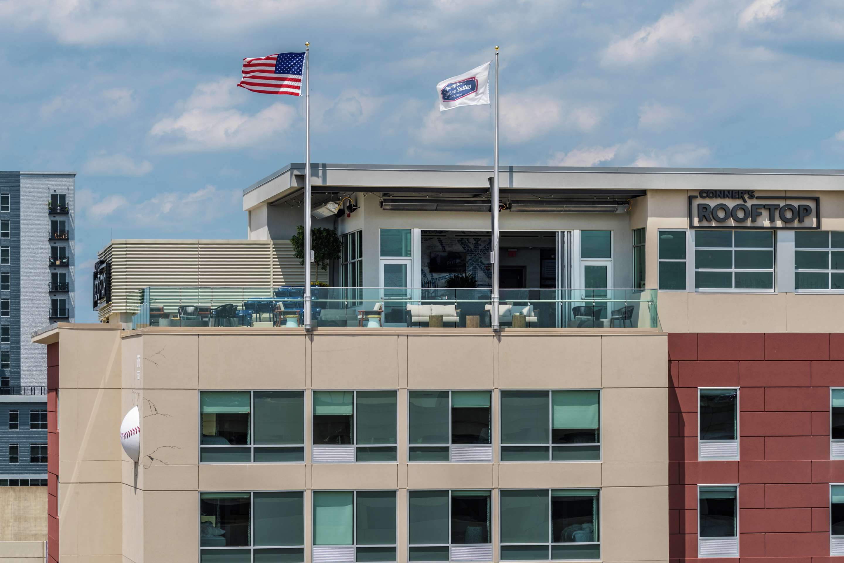 BarLounge | Hampton Inn & Suites Fort Wayne Downtown