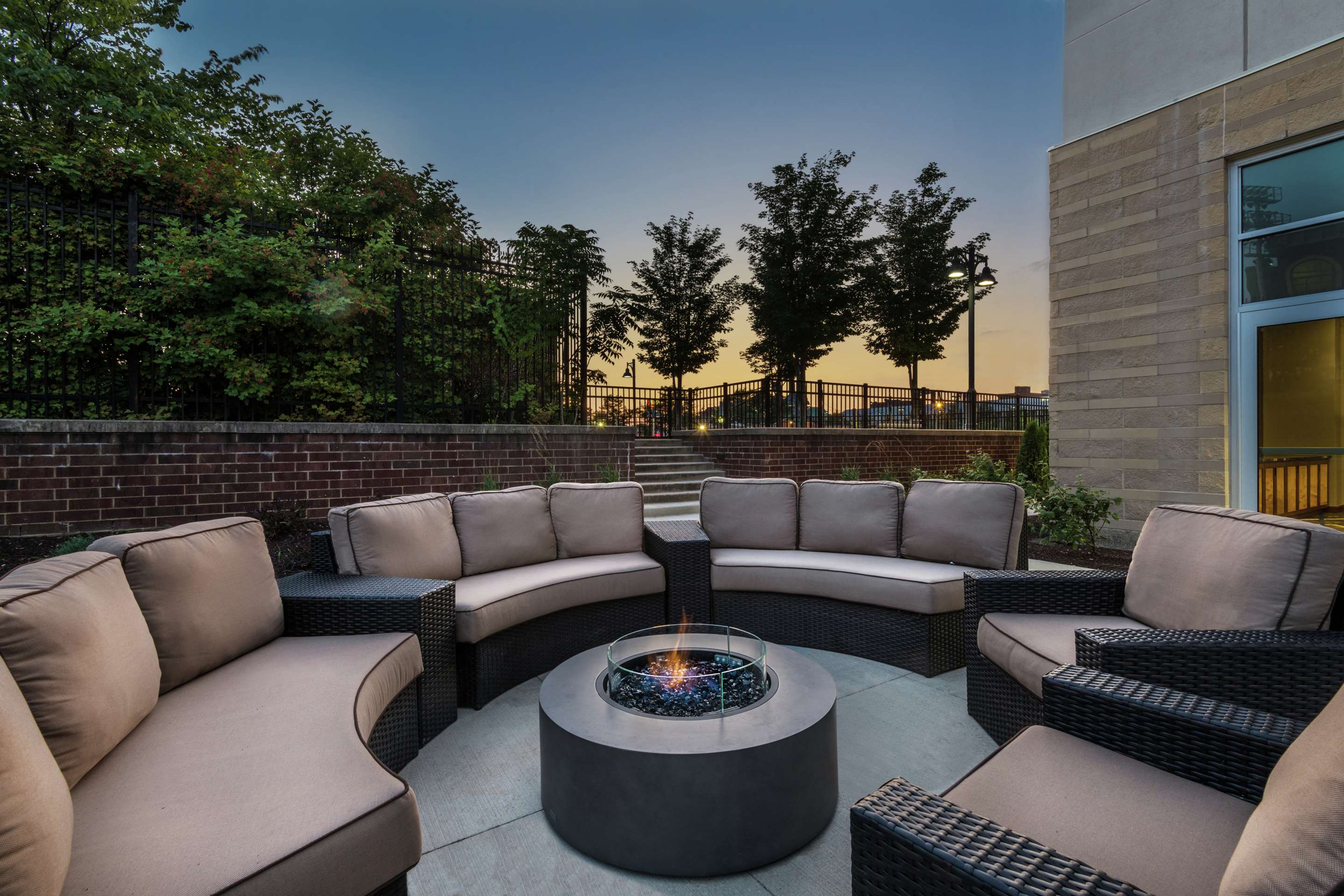 Exterior | Hampton Inn & Suites Fort Wayne Downtown