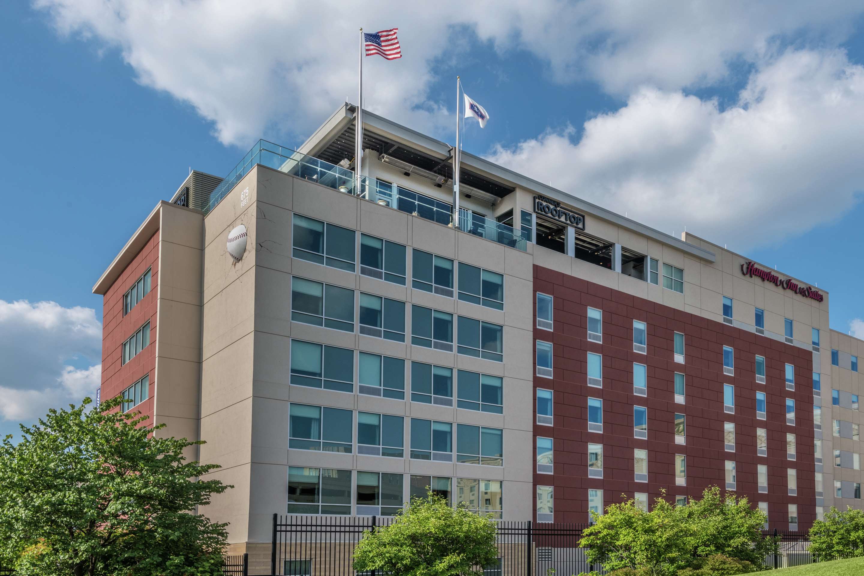 Exterior | Hampton Inn & Suites Fort Wayne Downtown