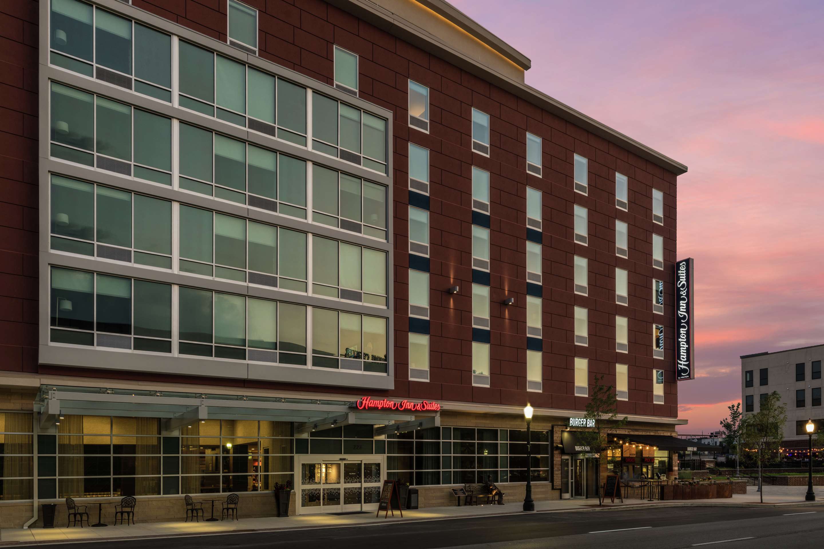 Exterior | Hampton Inn & Suites Fort Wayne Downtown