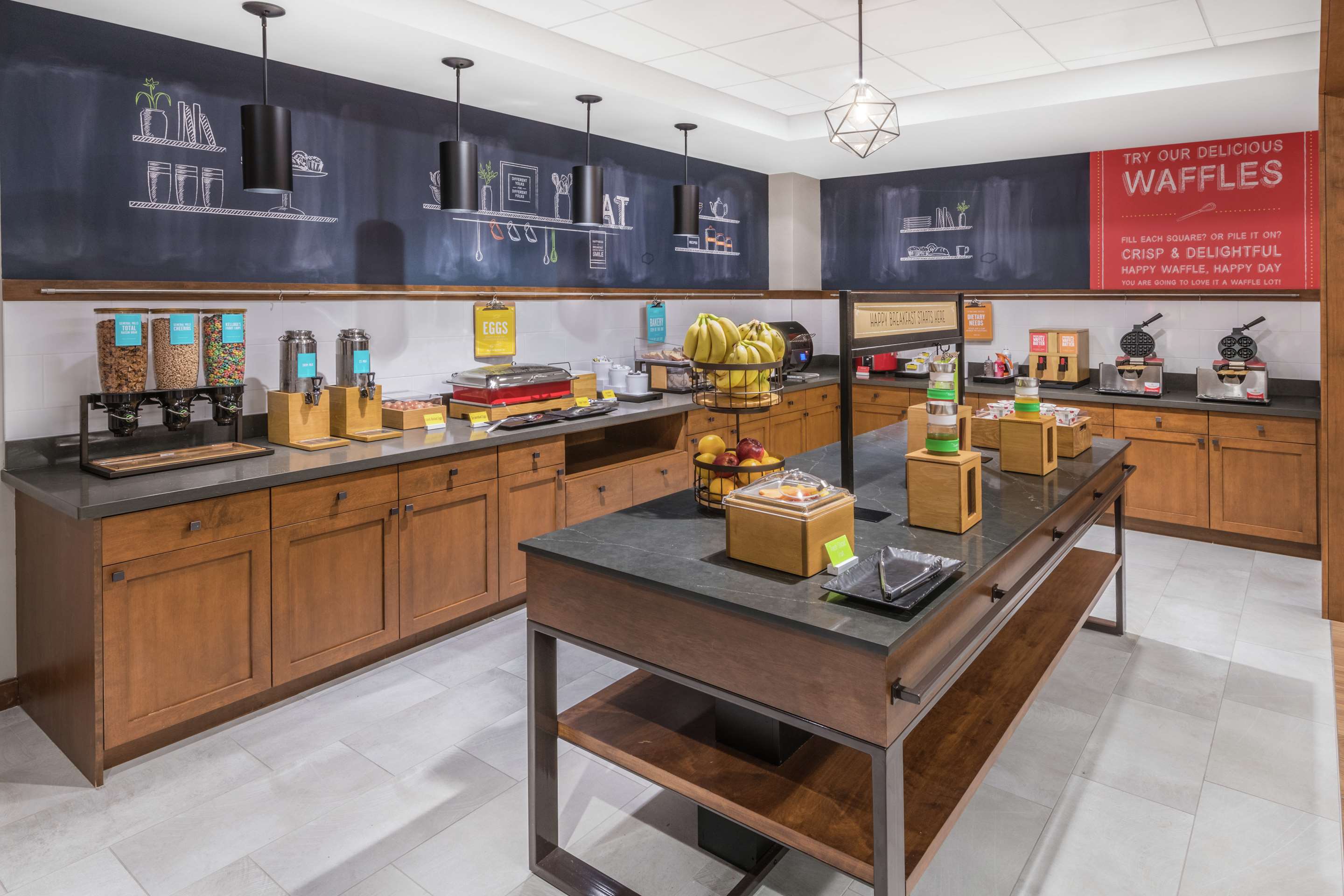 Breakfast Area | Hampton Inn & Suites Fort Wayne Downtown