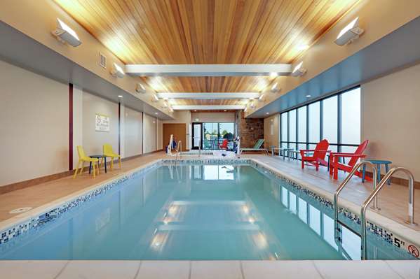 Pool - Home2 Suites by Hilton Yakima