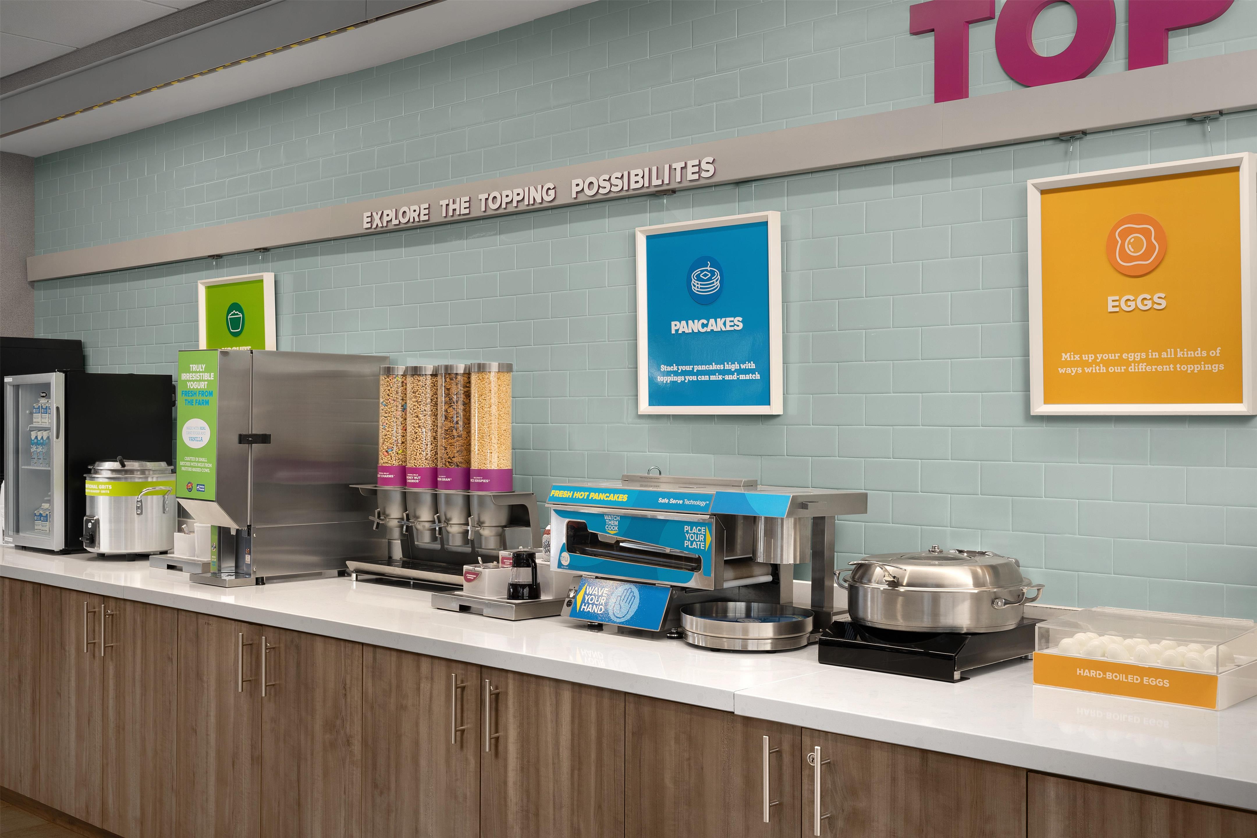 Breakfast Area | Tru by Hilton Orangeburg