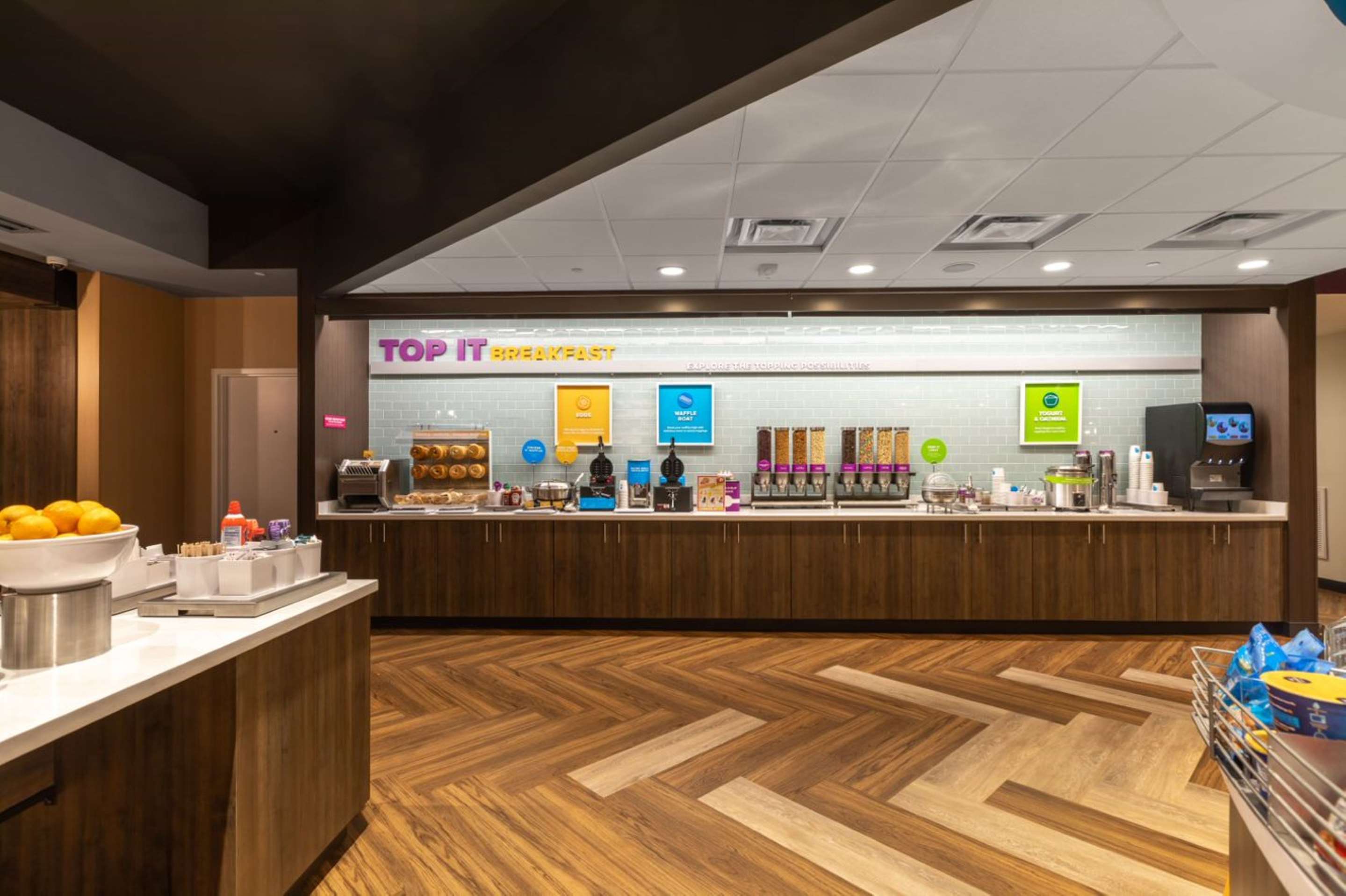 Breakfast Area | Tru by Hilton Seneca Clemson