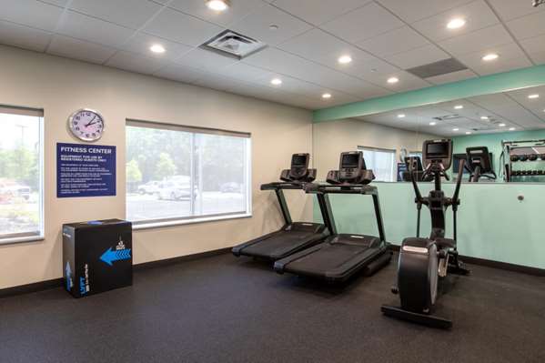 Fitness/ Exercise Room - Tru by Hilton Hotel Seneca