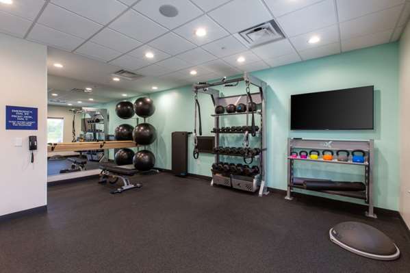 Fitness/ Exercise Room - Tru by Hilton Hotel Seneca
