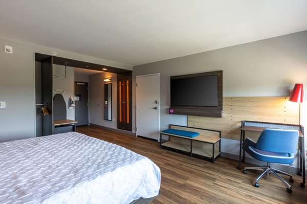  - Tru by Hilton Hotel Seneca