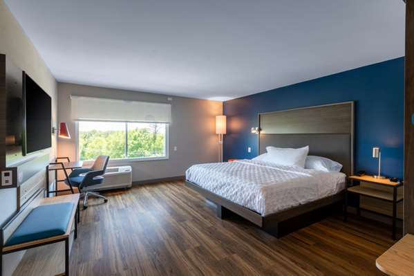  - Tru by Hilton Hotel Seneca