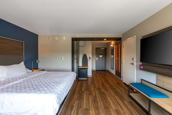  - Tru by Hilton Hotel Seneca