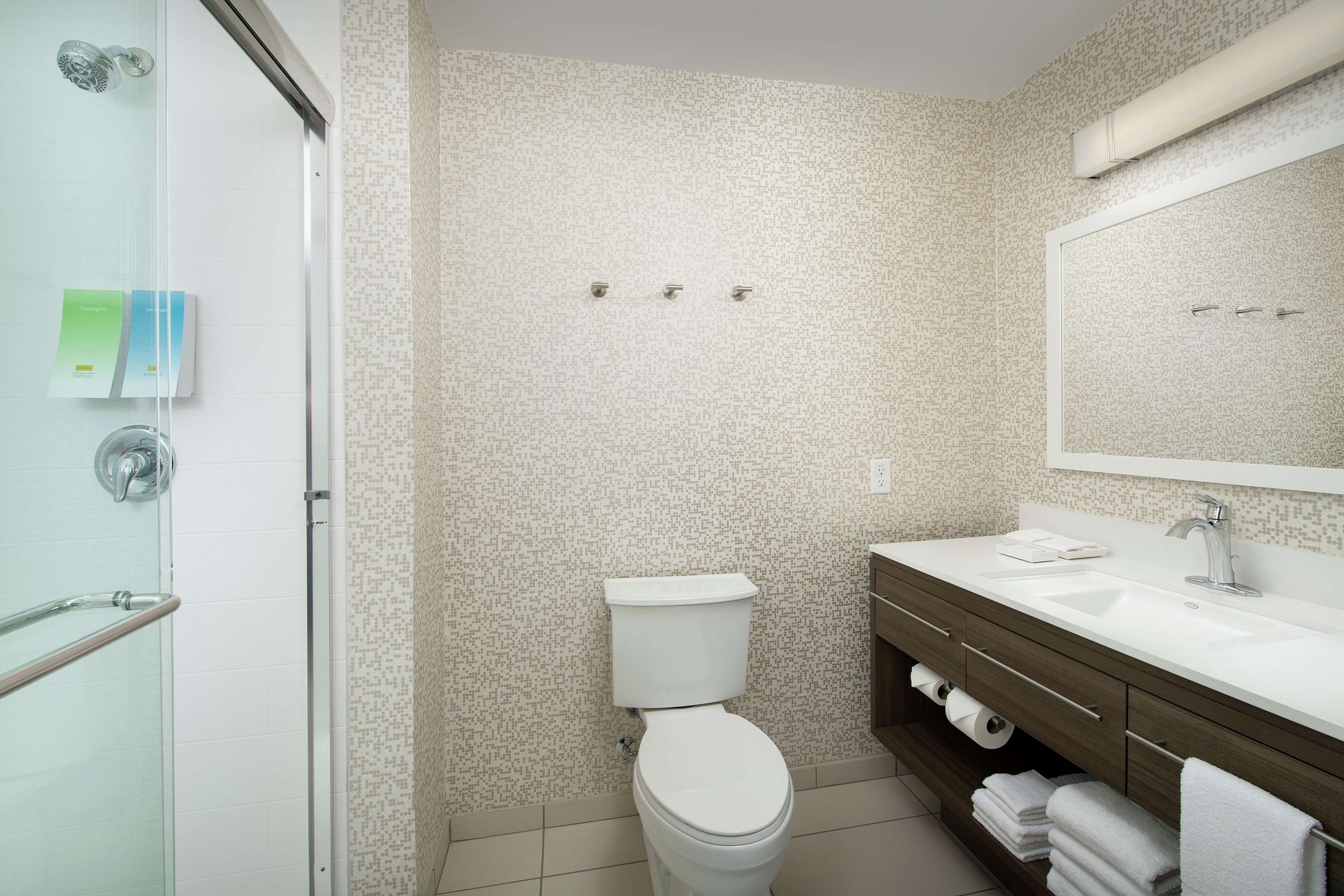 Home2 Suites by Hilton Phoenix Airport South, AZ - Tap to explore photos