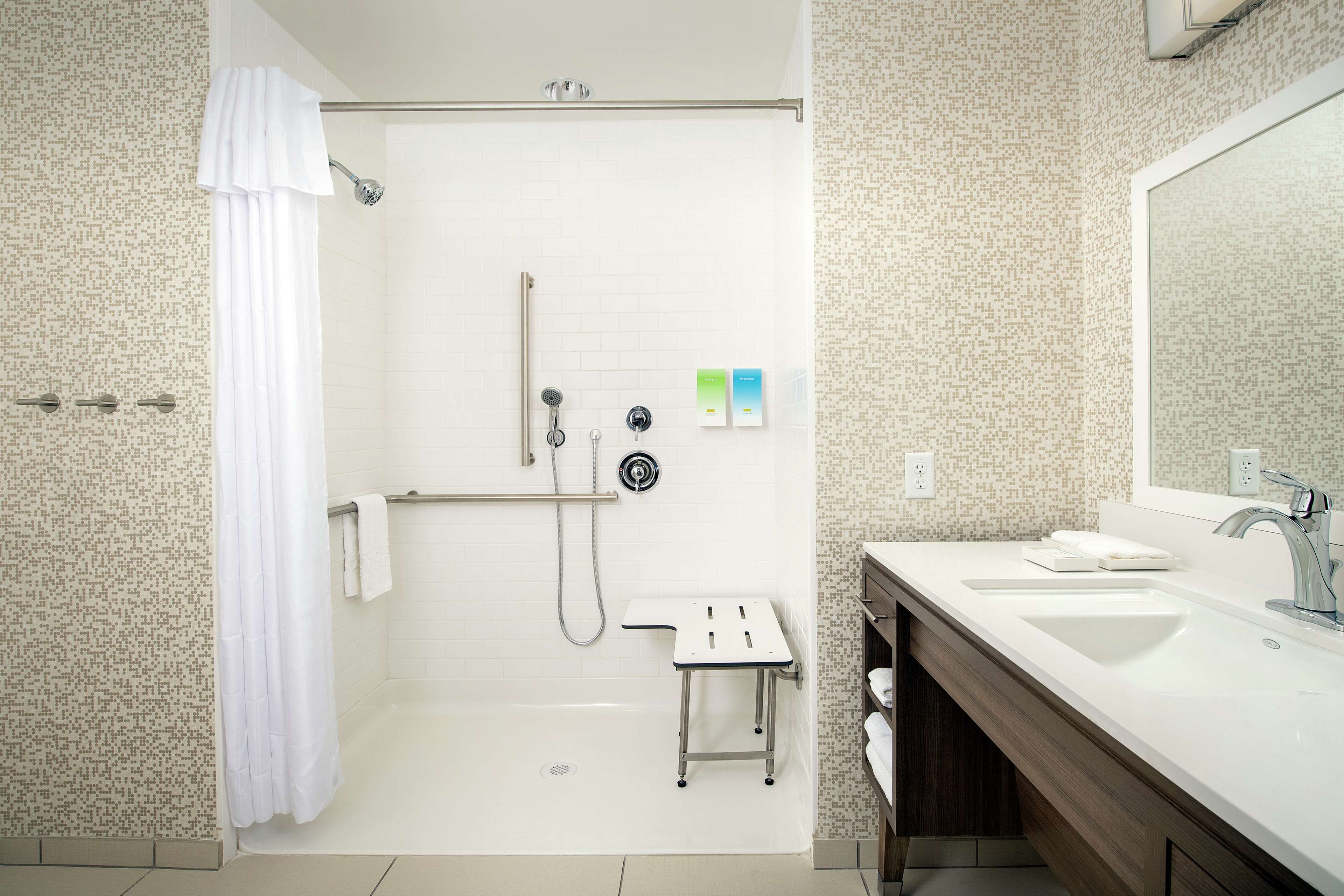 Home2 Suites by Hilton Phoenix Airport South, AZ Room Type - 1KG ACC RI SHWR STUDIO NSM