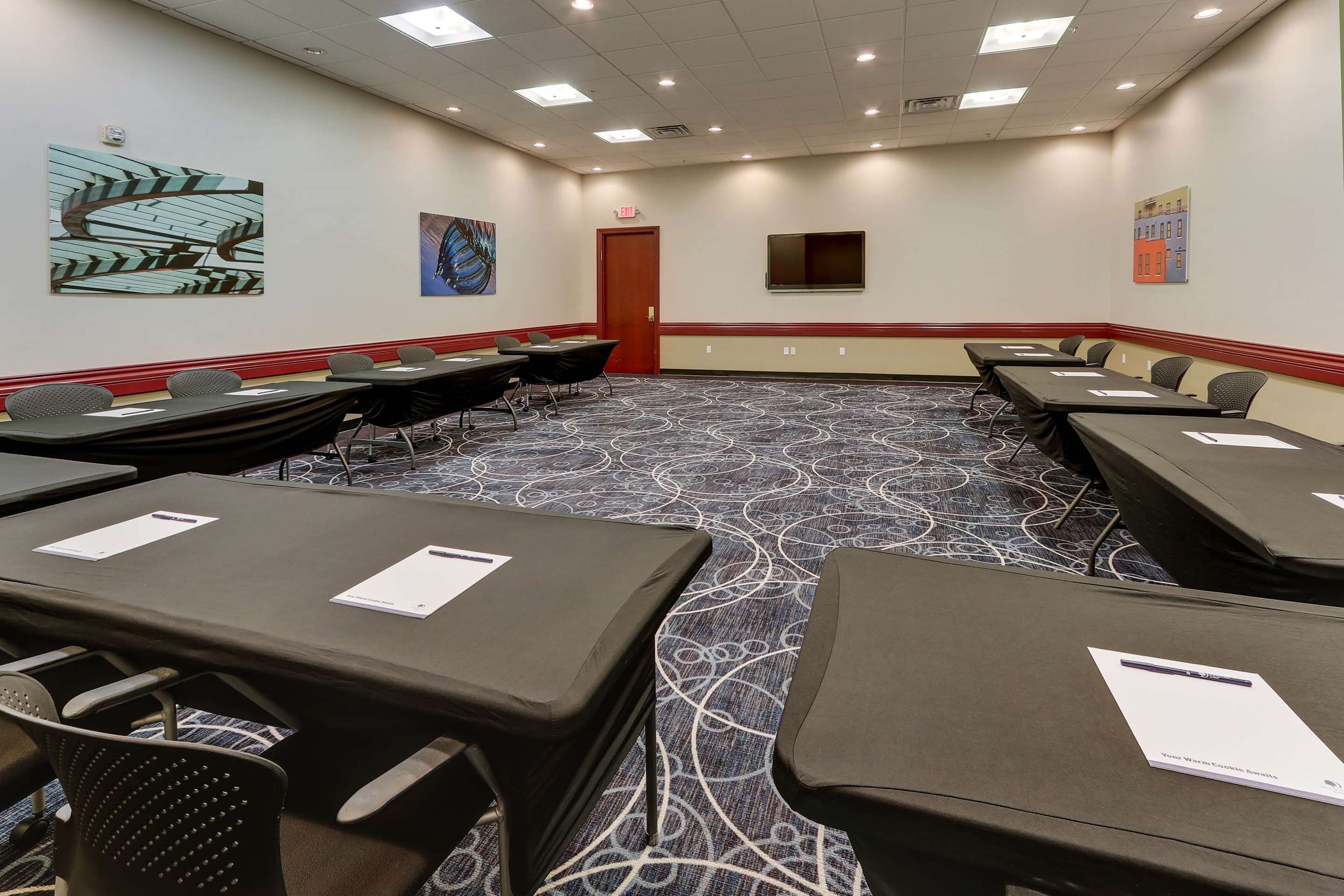 Meeting Room | DoubleTree by Hilton St. Louis Forest Park