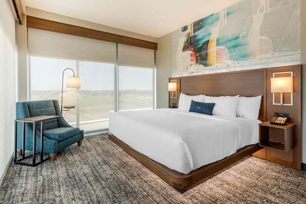 Suite - Cambria Hotel Bettendorf