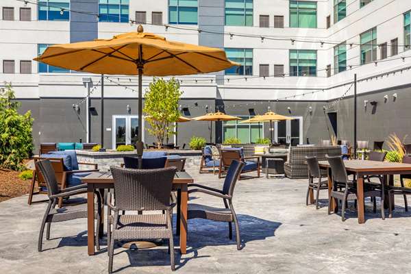 Pool - Cambria Hotel Bettendorf