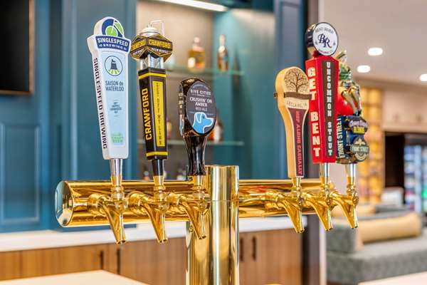 Bar - Cambria Hotel Bettendorf