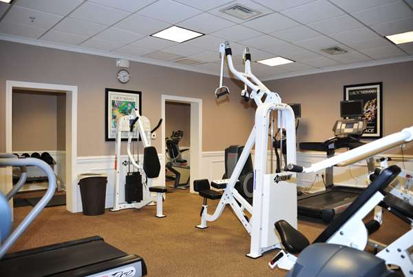 Fitness/ Exercise Room - Fort Magruder Hotel & Conference Center Williamsburg