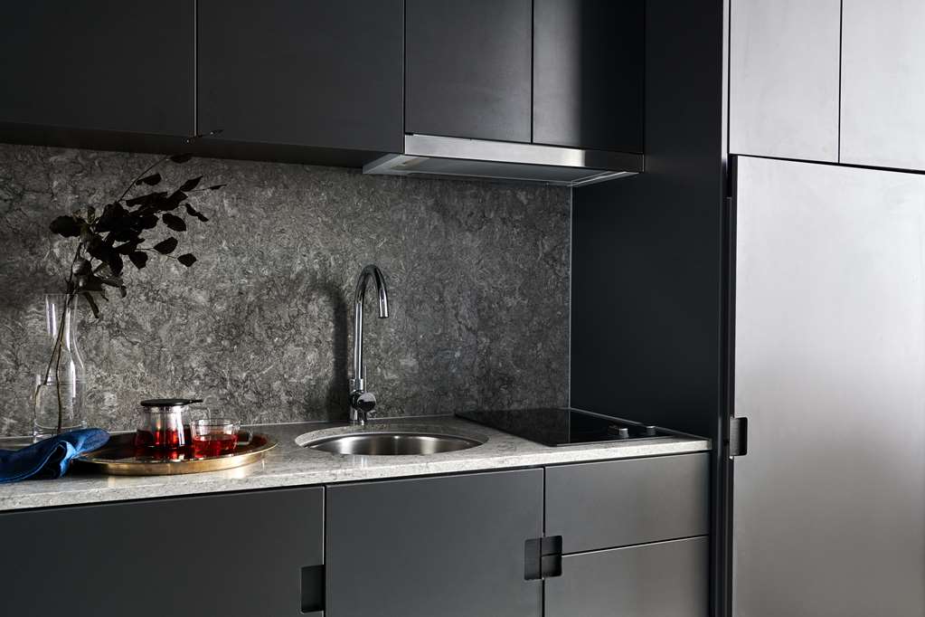 VERIU GREEN SQUARE-guestroom-Guest Room,Guest Room Amenity,On-Site.jpg