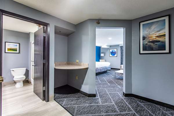 Suite - Best Western Rochester Hotel Mayo Clinic Area