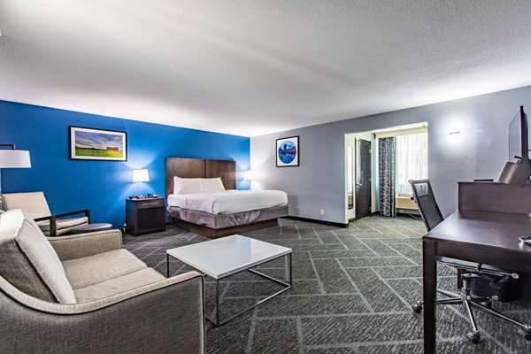 Suite - Best Western Rochester Hotel Mayo Clinic Area