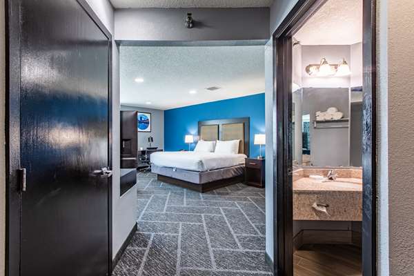 Suite - Best Western Rochester Hotel Mayo Clinic Area