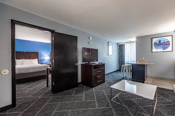 Suite - Best Western Rochester Hotel Mayo Clinic Area