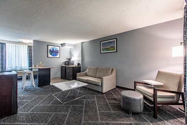 Suite - Best Western Rochester Hotel Mayo Clinic Area