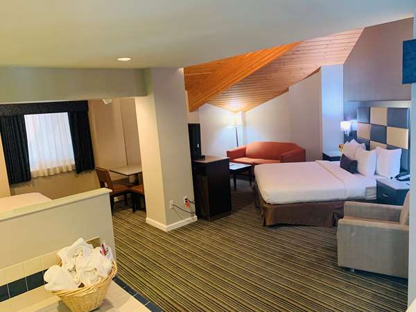  - SureStay Plus by Best Western Redding - I-5, Exit 677