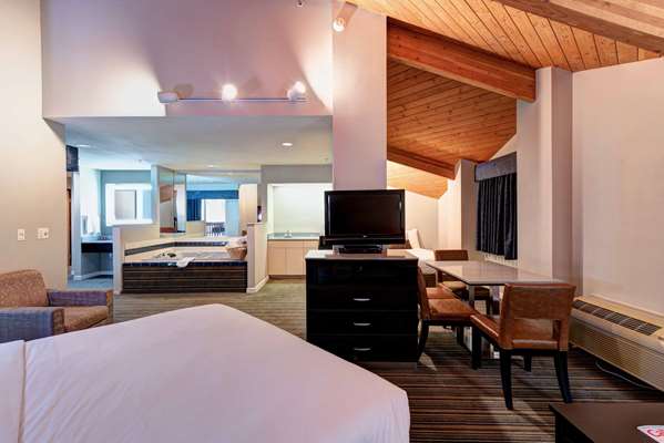  - SureStay Plus by Best Western Redding - I-5, Exit 677