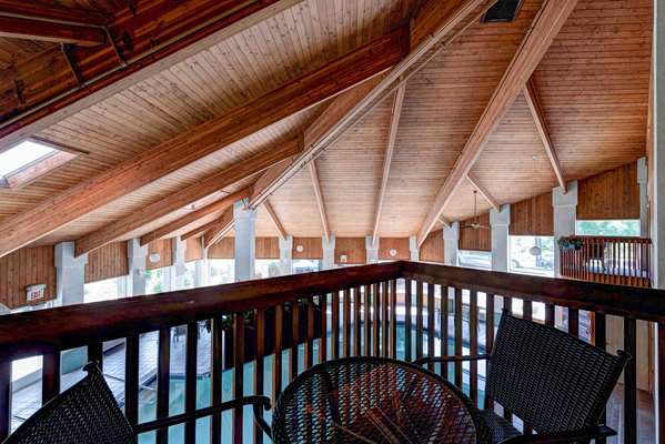  - SureStay Plus by Best Western Redding - I-5, Exit 677