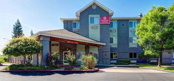 Exterior view - SureStay Plus by Best Western Redding - I-5, Exit 677