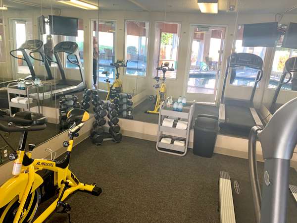 Fitness/ Exercise Room - SureStay Plus by Best Western Redding - I-5, Exit 677