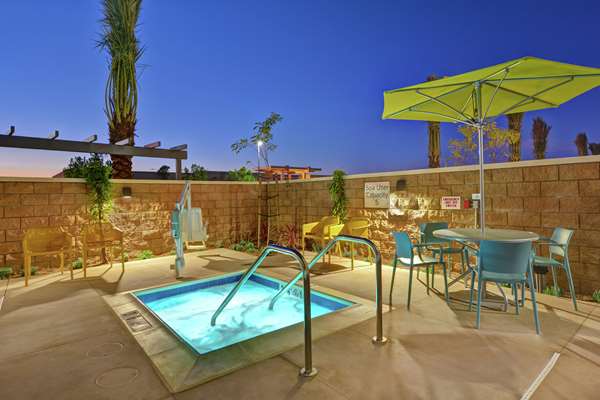 Pool - Hampton Inn Eastlake Chula Vista