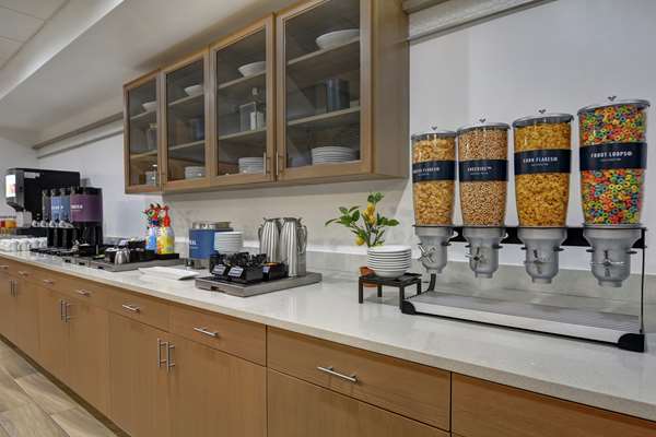 Amenities - Hampton Inn Eastlake Chula Vista