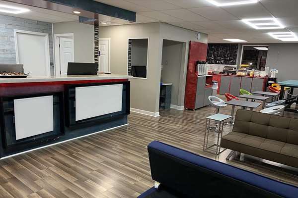  - Travelodge LX Motel Manchester