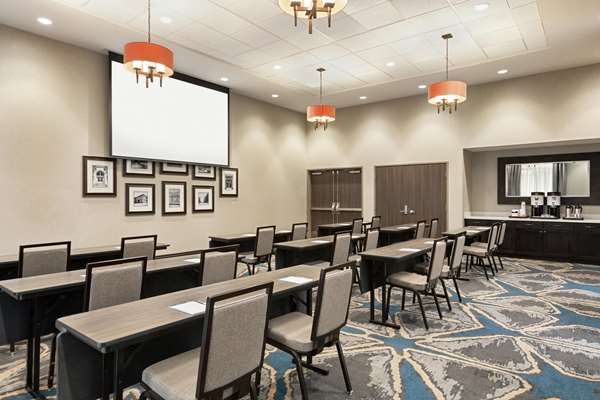  - Hampton Inn & Suites Downtown Crossroads Kansas City - I-670, Exit 2R & 2S