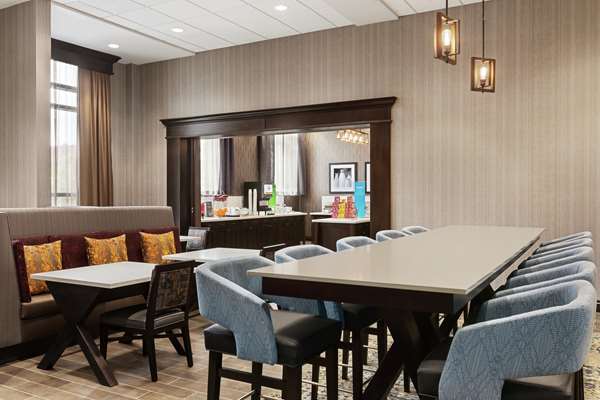 Amenities - Hampton Inn & Suites Downtown Crossroads Kansas City - I-670, Exit 2R & 2S