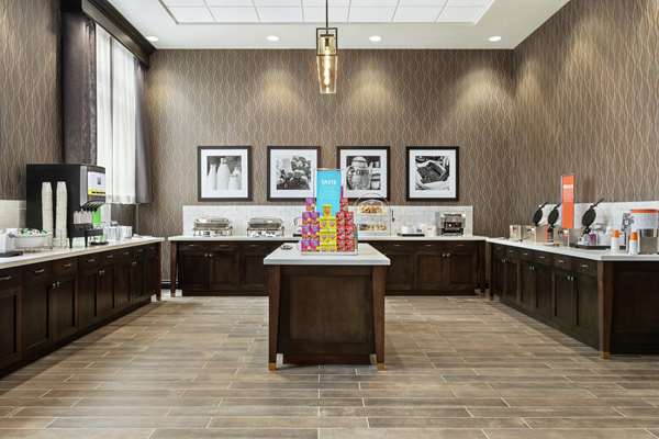 Amenities - Hampton Inn & Suites Downtown Crossroads Kansas City - I-670, Exit 2R & 2S