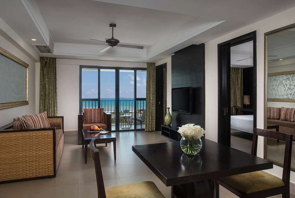 RAMADA PLAZA BY WYNDHAM SANYA BAY-guestroom-Guest Room,Suite,On-Site.jpg