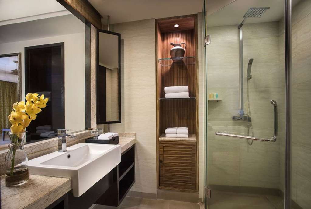 RAMADA PLAZA BY WYNDHAM SANYA BAY-guestroom-Guest Room,Bathroom,On-Site.jpg