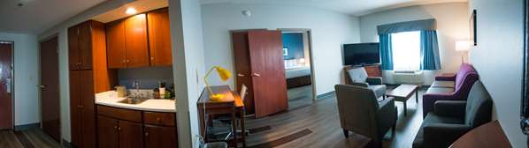 Suite - SureStay Plus Hotel by Best Western Airport Louisville - I-65, Exit 131B