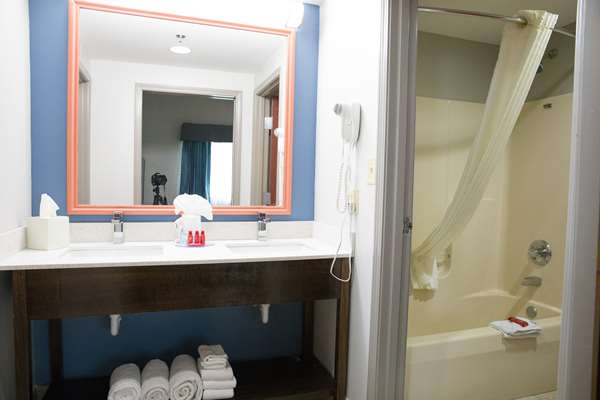  - SureStay Plus Hotel by Best Western Airport Louisville - I-65, Exit 131B